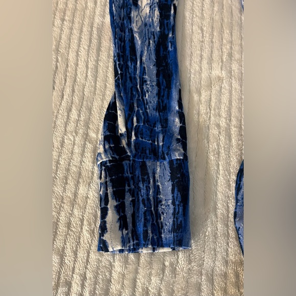 Venus/Lascana Black and Blue T-Back Top - Picture 3 of 7